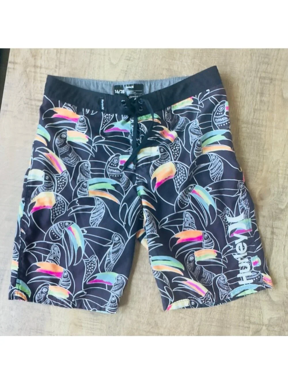 Hurley boys Board Shorts Teen Board Short Tropical Toucan Print Size 16/28 Swim